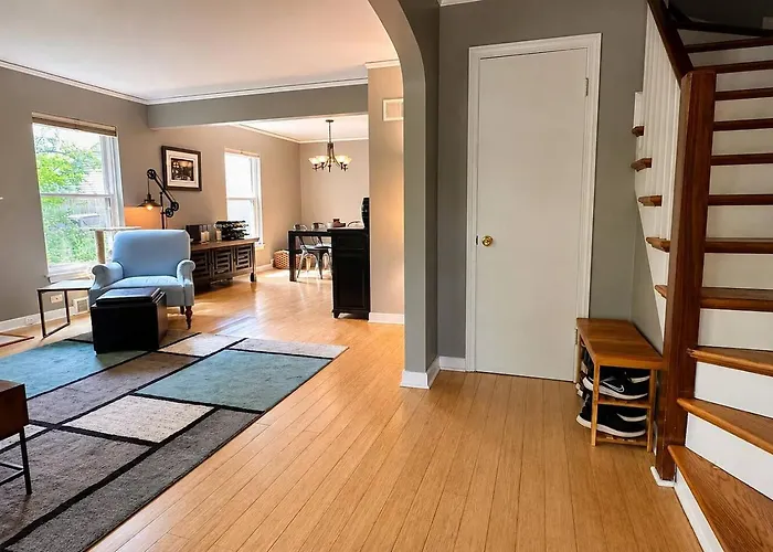 Coming 9/28 $80k Designer Reno, Walk To Ryan Field Ferienhaus *
