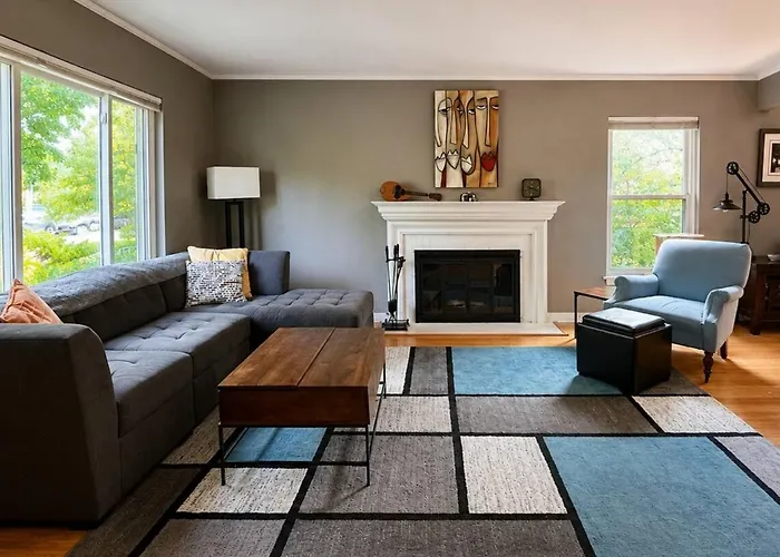 Coming 9/28 $80k Designer Reno, Walk To Ryan Field Ferienhaus